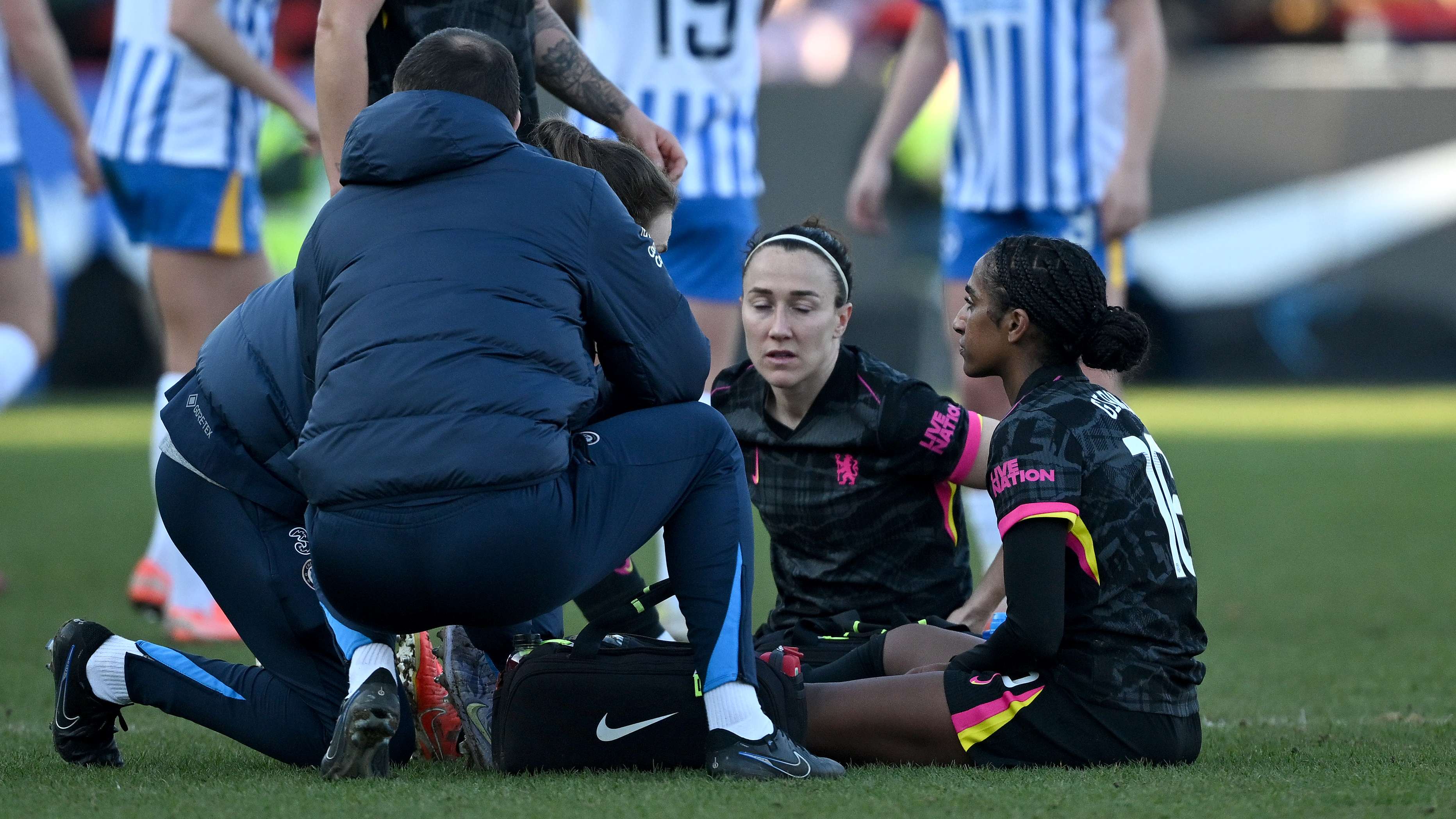 遗憾！国青被绝杀后足协主席宋凯失落离场 此前采访已为留洋铺路.